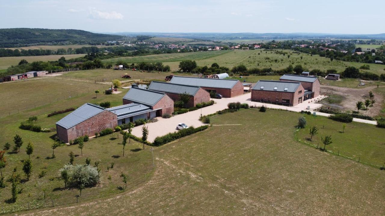 Oeregtoelgy Apartman Szar Экстерьер фото